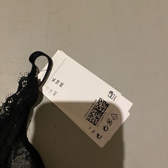 H&M lace thong bodysuit - Picture 3 of 3